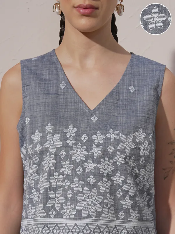 Vara By Vishudh Women Blue Top With Trouser