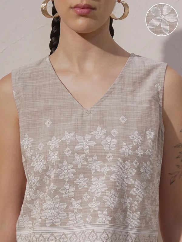 Vara By Vishudh Women Beige Top With Trouser