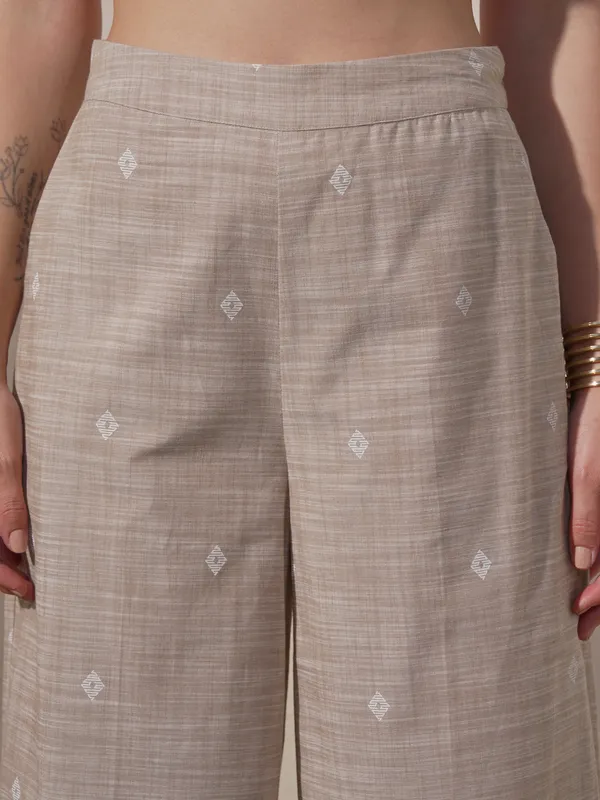 Vara By Vishudh Women Beige Top With Trouser