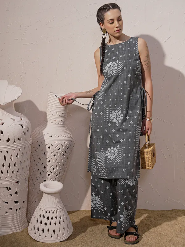 Women Kurta With Palazzo