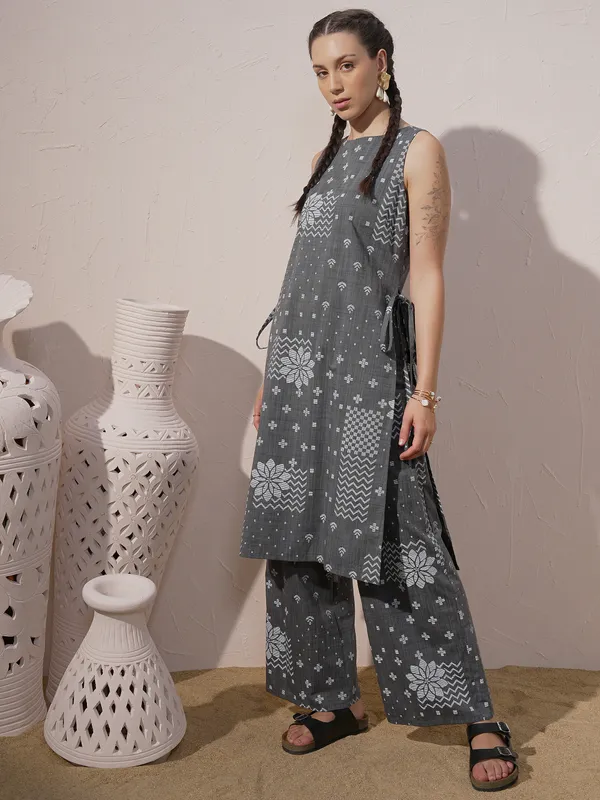 Women Kurta With Palazzo