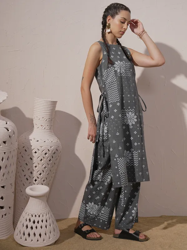 Women Kurta With Palazzo