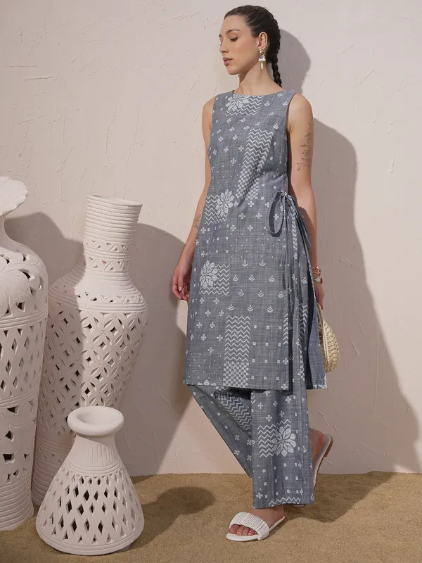 Vara By Vishudh Women Blue Printed Kurta With Palazzo