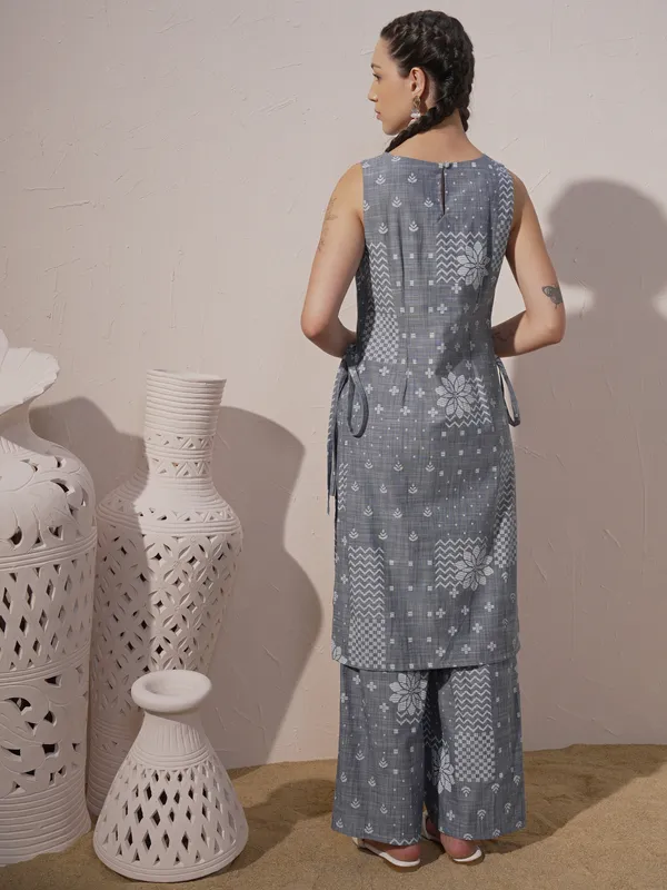 Vara By Vishudh Women Blue Printed Kurta With Palazzo