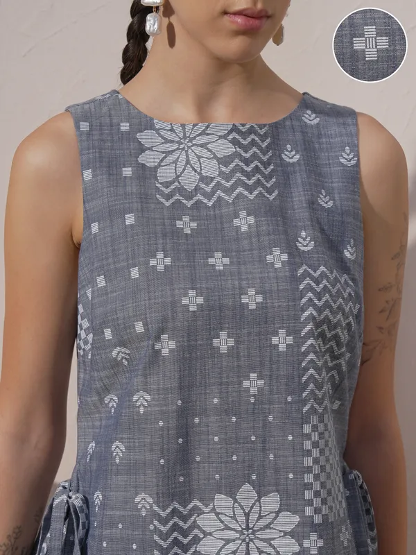 Vara By Vishudh Women Blue Printed Kurta With Palazzo