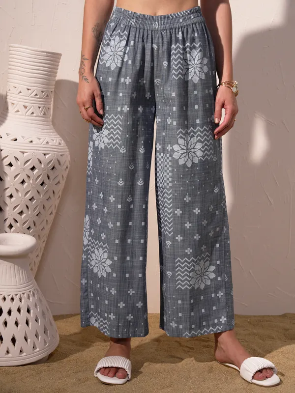 Vara By Vishudh Women Blue Printed Kurta With Palazzo