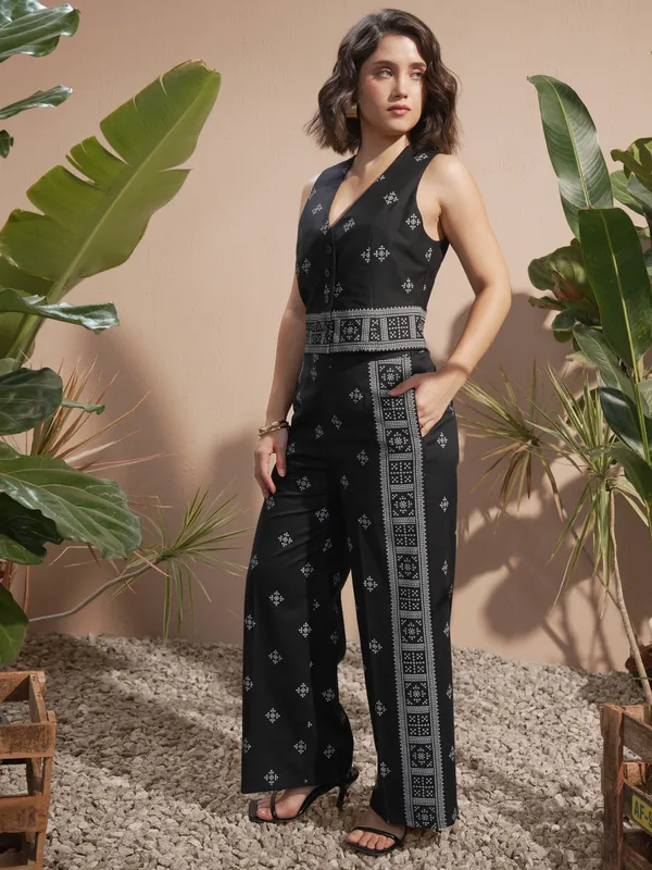 Vara By Vishudh Women Black Blazer With Palazzos