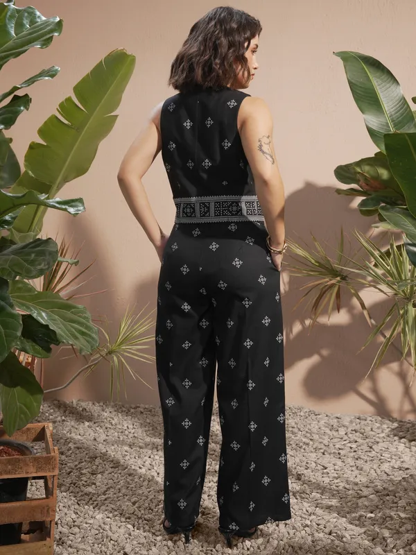 Vara By Vishudh Women Black Blazer With Palazzos