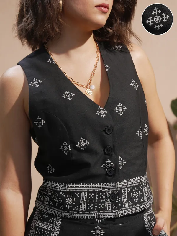 Vara By Vishudh Women Black Blazer With Palazzos