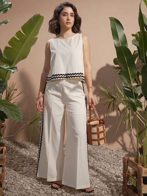 Vara By Vishudh Women Off White Top With Trouser