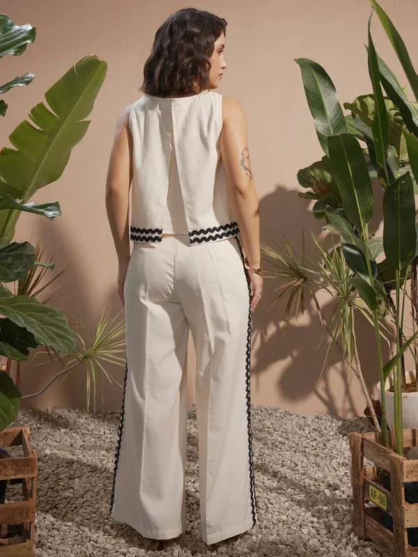 Vara By Vishudh Women Off White Top With Trouser