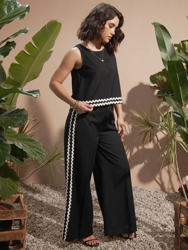 Vara By Vishudh Women Black Top With Trouser