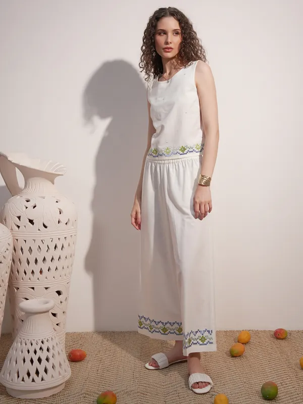 Vara By Vishudh Women White Top With Trouser