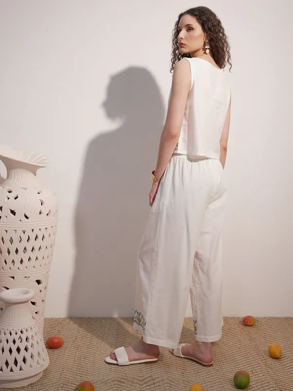 Vara By Vishudh Women White Top With Trouser
