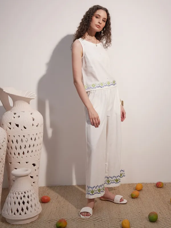 Vara By Vishudh Women White Top With Trouser