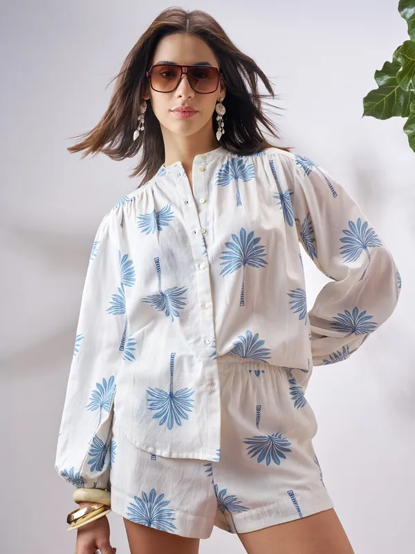 Vara By Vishudh Women Off White Shirt With Shorts Co-Ords