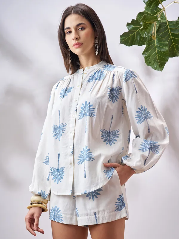 Vara By Vishudh Women Off White Shirt With Shorts Co-Ords