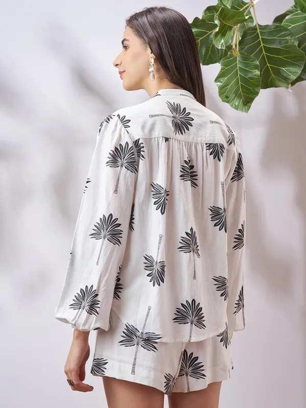 Vara By Vishudh Women Off White Shirt With Shorts Co-Ords