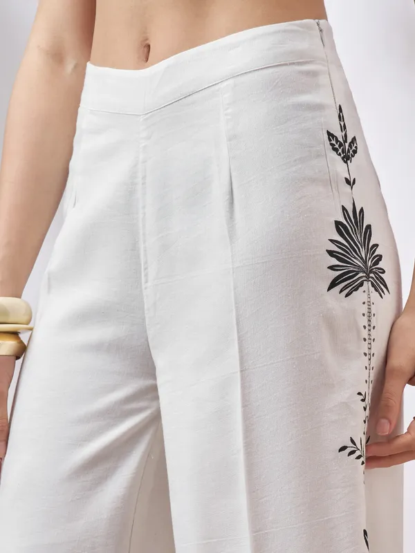 Vara By Vishudh Women Off White Top With Palazzo Co-Ords