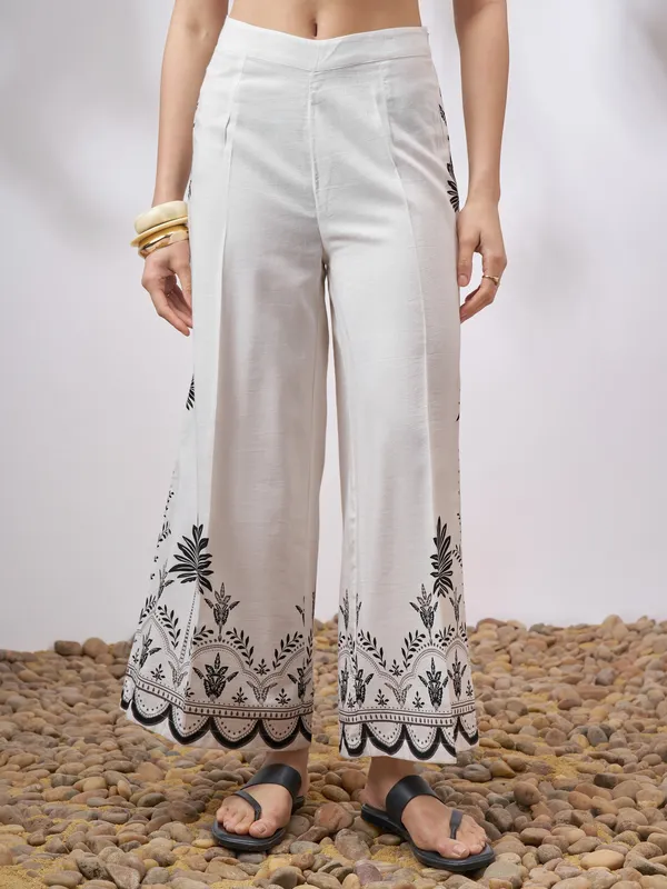 Vara By Vishudh Women Off White Top With Palazzo Co-Ords