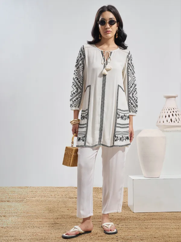 Vara By Vishudh Women White Top With Trouser Co-Ords