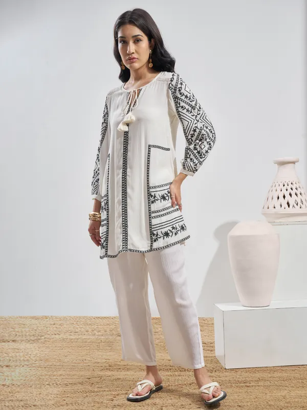 Vara By Vishudh Women White Top With Trouser Co-Ords