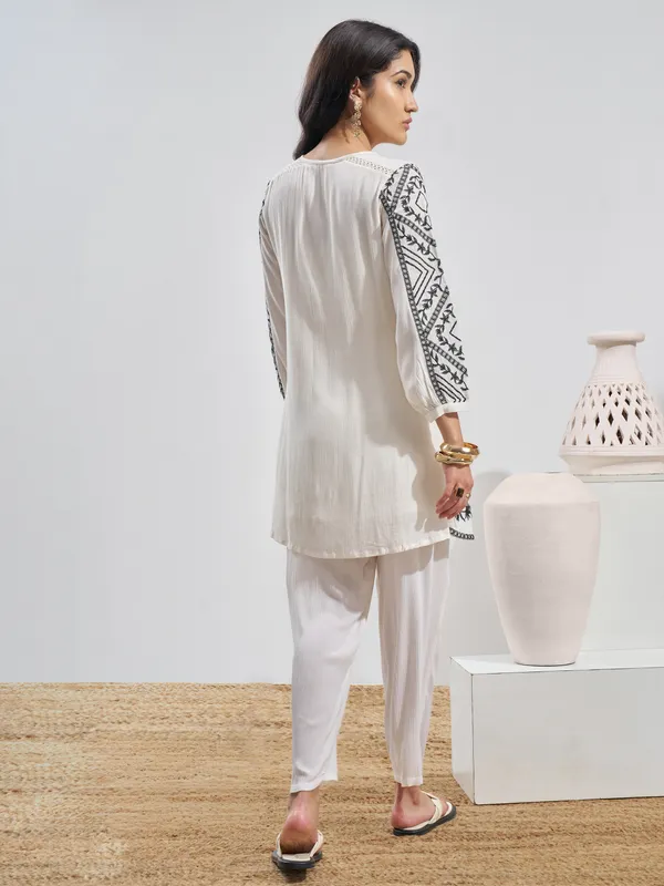 Vara By Vishudh Women White Top With Trouser Co-Ords