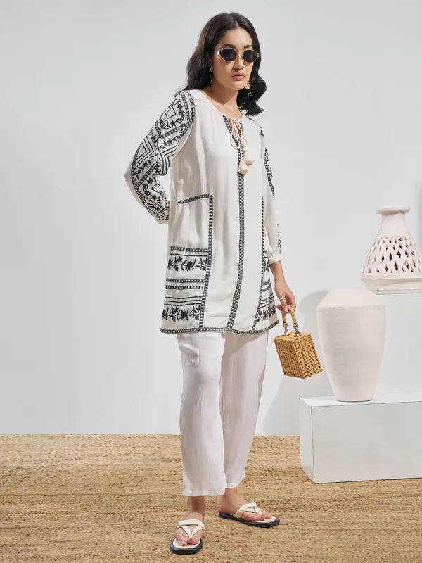 Vara By Vishudh Women White Top With Trouser Co-Ords