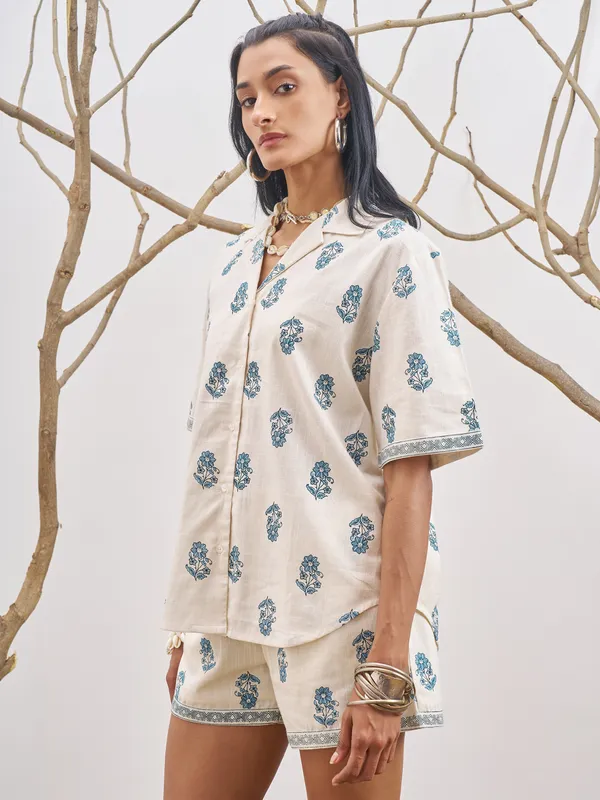 Vara By Vishudh Women Off White Shirt With Shorts