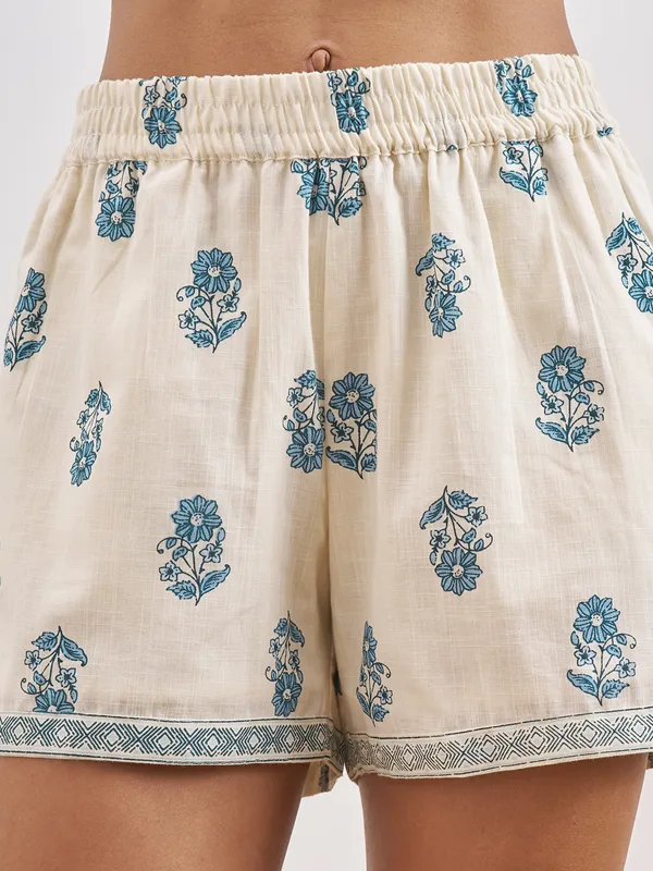 Vara By Vishudh Women Off White Shirt With Shorts