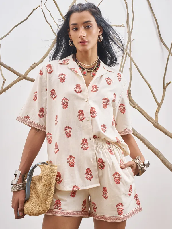 Vara By Vishudh Women Off White Shirt With Shorts