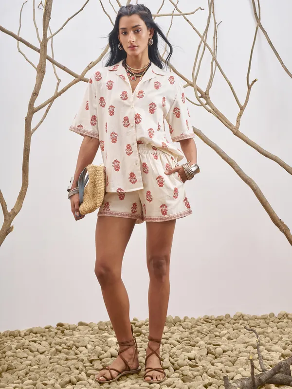 Vara By Vishudh Women Off White Shirt With Shorts