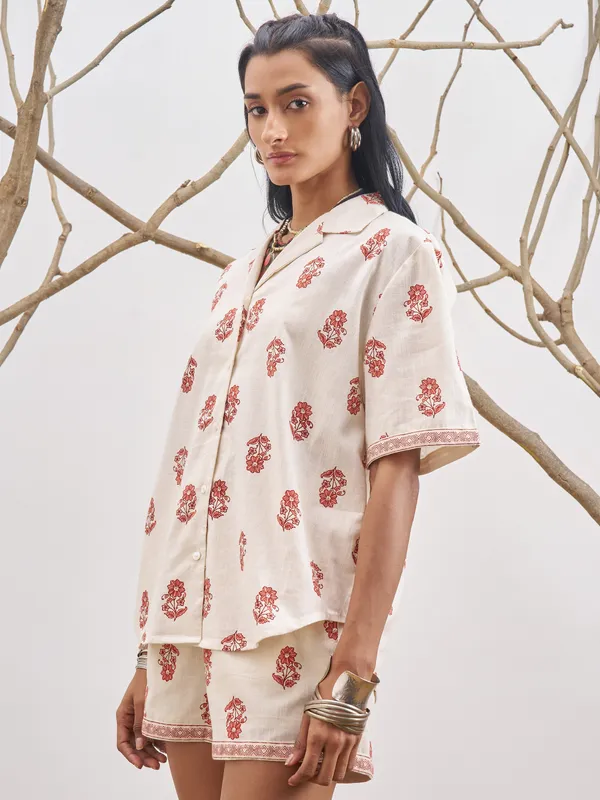Vara By Vishudh Women Off White Shirt With Shorts