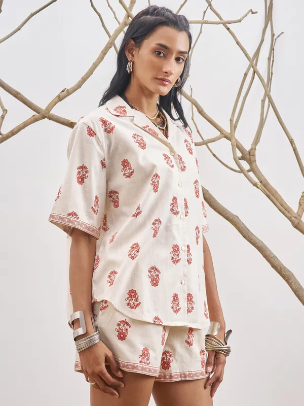 Vara By Vishudh Women Off White Shirt With Shorts