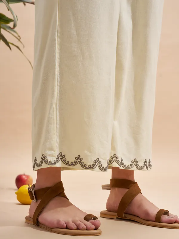 Vara By Vishudh Women Cream Top With Trouser Co-Ords