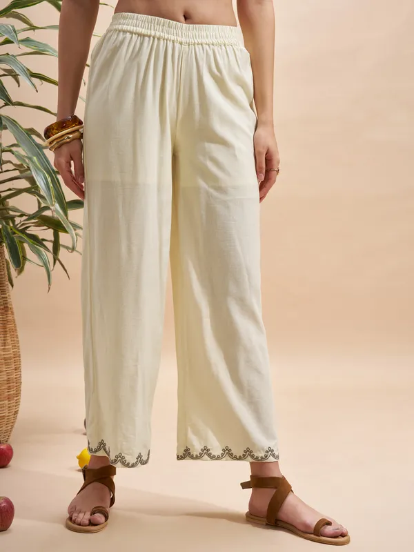 Vara By Vishudh Women Cream Top With Trouser Co-Ords