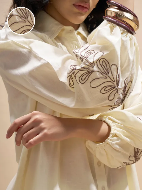 Vara By Vishudh Women Cream Shirt With Shorts Co-Ords