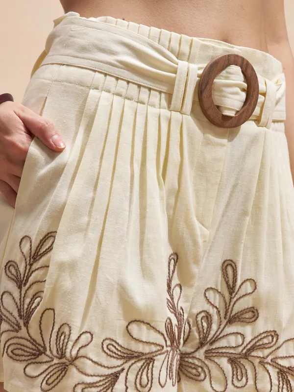 Vara By Vishudh Women Cream Shirt With Shorts Co-Ords