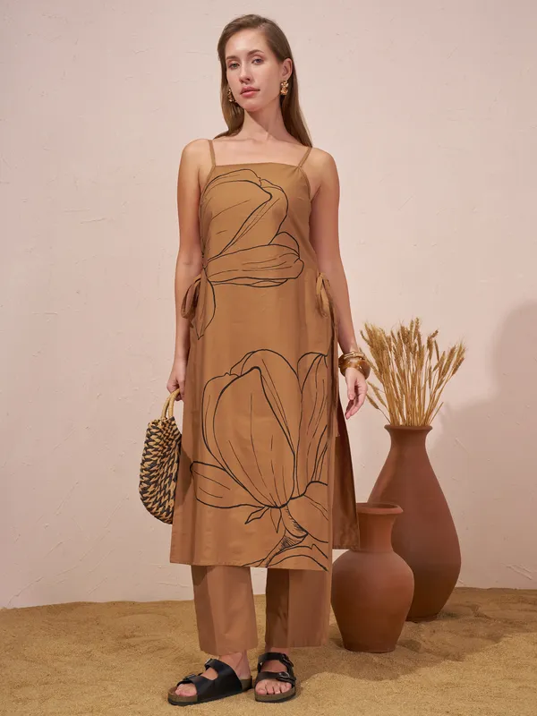 Vara By Vishudh Women Brown Printed Kurta With Trouser