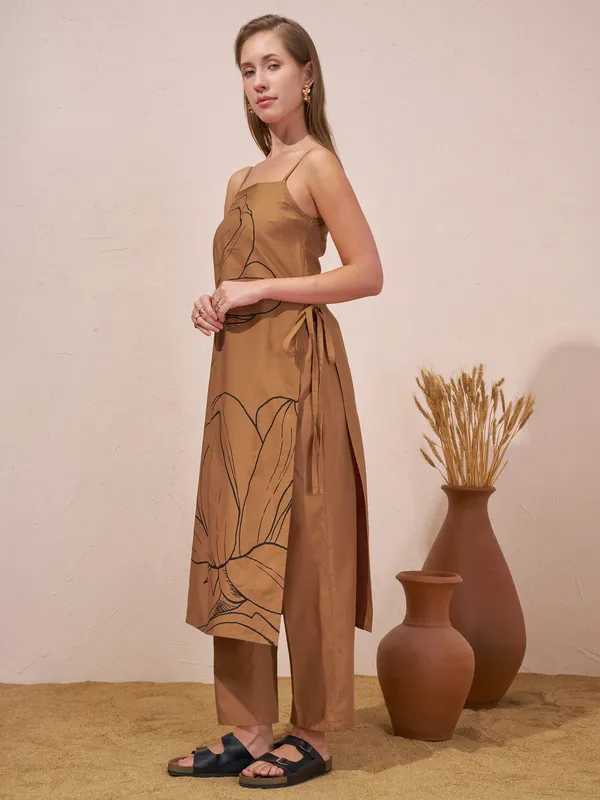 Vara By Vishudh Women Brown Printed Kurta With Trouser