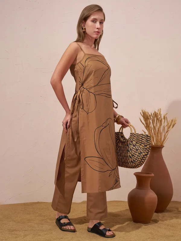 Vara By Vishudh Women Brown Printed Kurta With Trouser