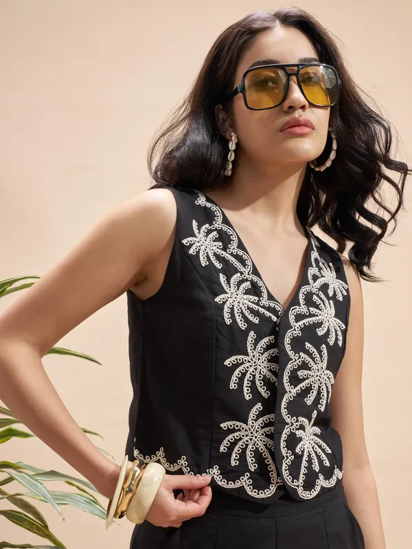 Vara By Vishudh Women Black Embroidered Regular Top