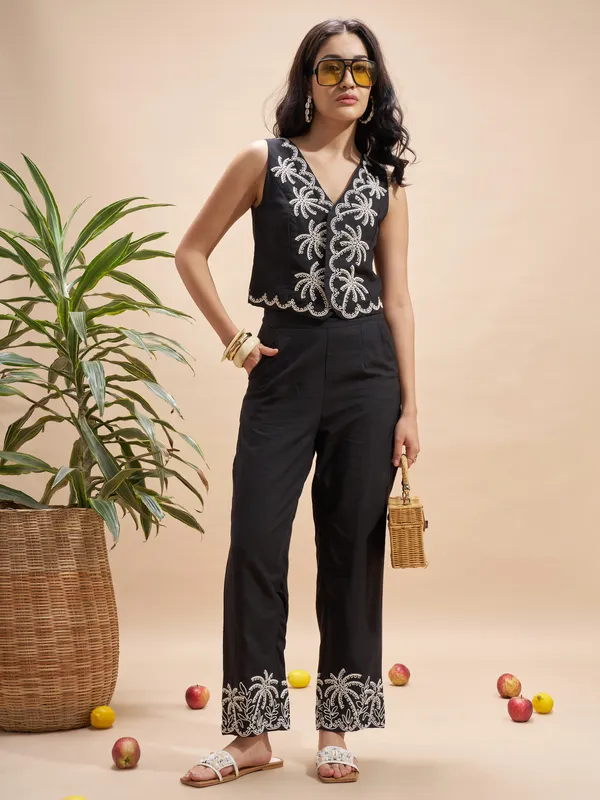 Vara By Vishudh Women Black Embroidered Regular Top