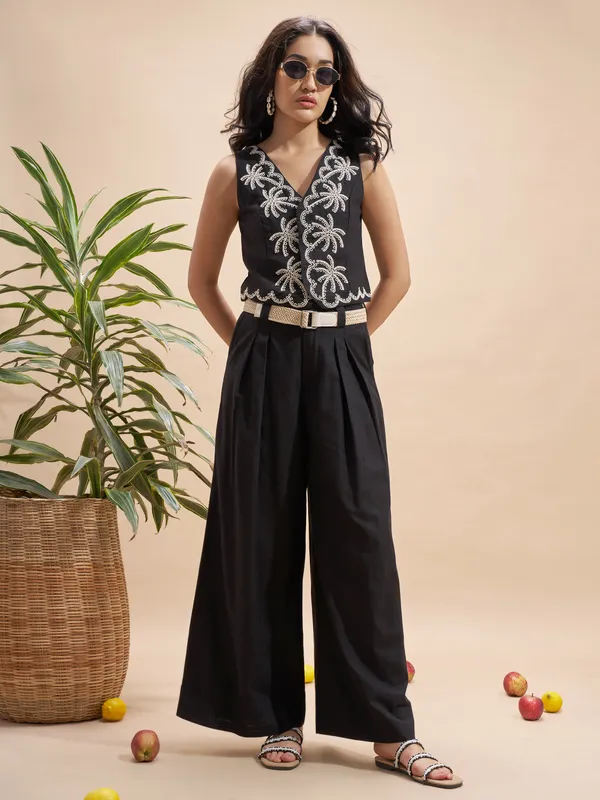 Vara By Vishudh Women Black Embroidered Regular Top