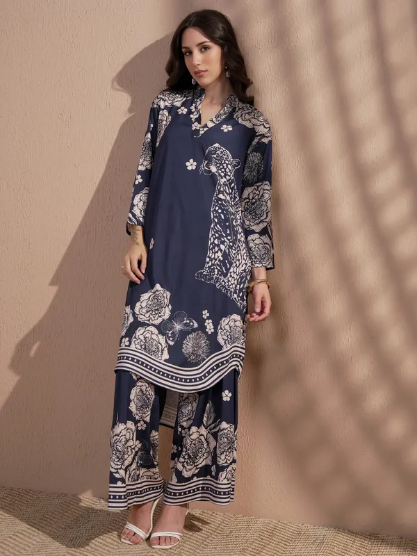 Vara By Vishudh Women Navy Blue Printed Kurta With Trouser