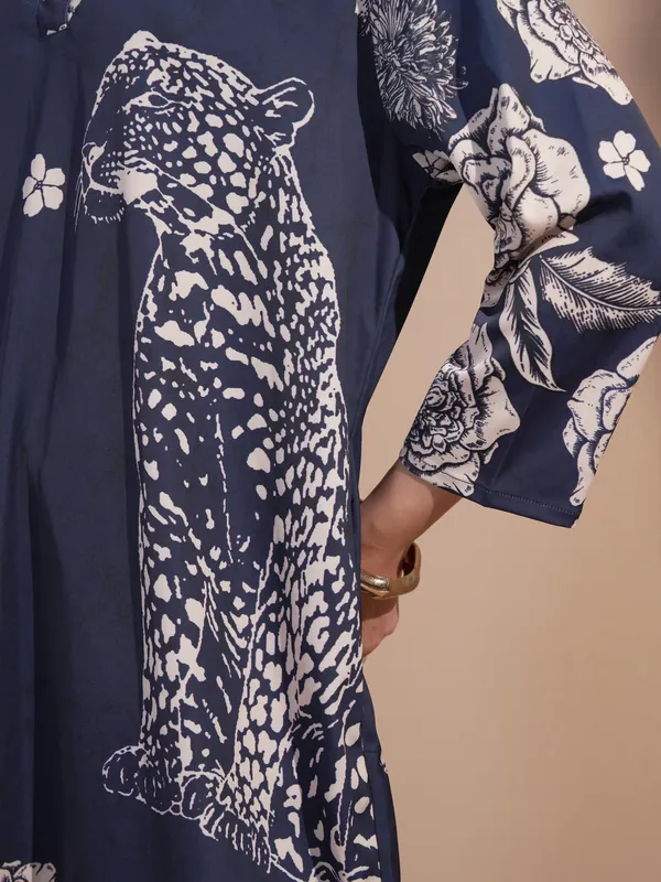 Vara By Vishudh Women Navy Blue Printed Kurta With Trouser