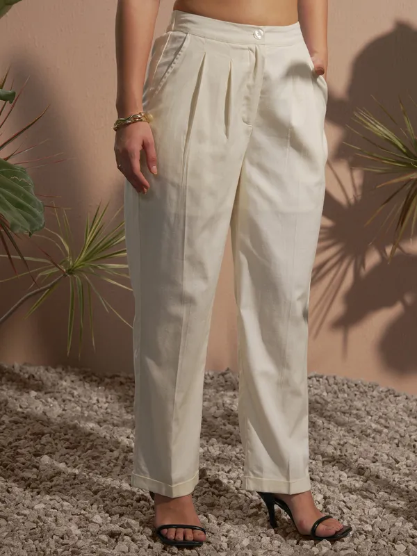 Vara By Vishudh Women Off White Solid Straight Fit Casual Trouser