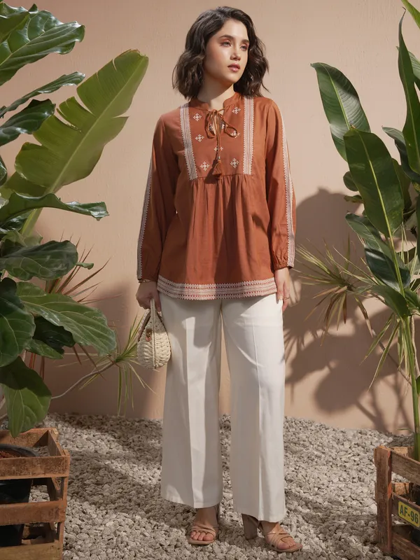 Solid Regular Fit Casual Trouser