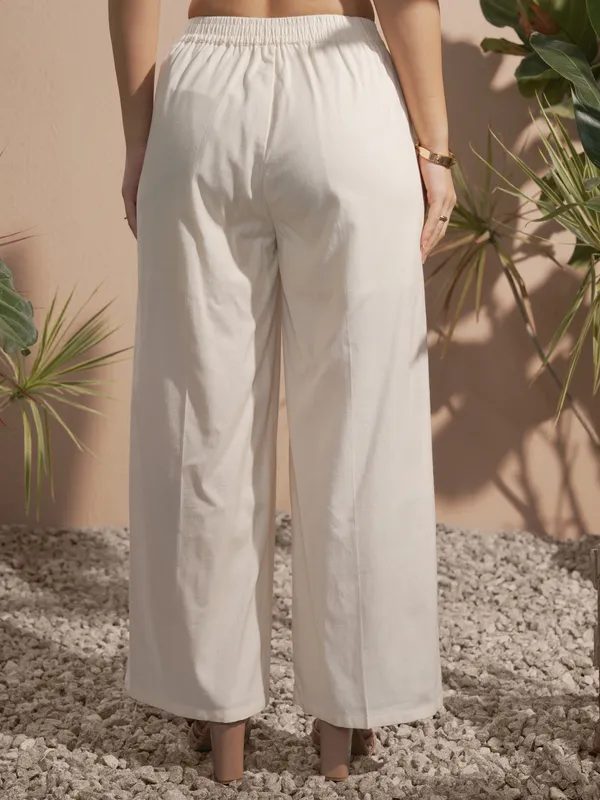 Solid Regular Fit Casual Trouser