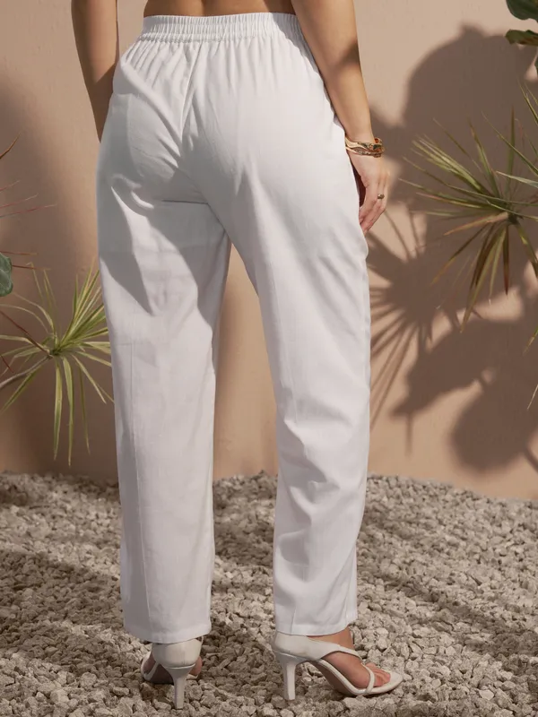 Solid Regular Fit Casual Trouser